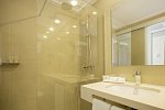Sabina Hotel & Suites
