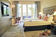 Lindner Hotel Mallorca Portals Nous, part of JdV by Hyatt - Wohnbeispiel Doppelzimmer 1 Kingsize Bett oder 2 Twinbetten Golfseite (Zimmercodierung D1F)