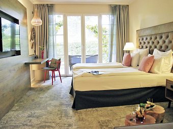 Lindner Hotel Mallorca Portals Nous, part of JdV by Hyatt - Wohnbeispiel Doppelzimmer 1 Kingsize Bett oder 2 Twinbetten Golfseite (Zimmercodierung D1F)