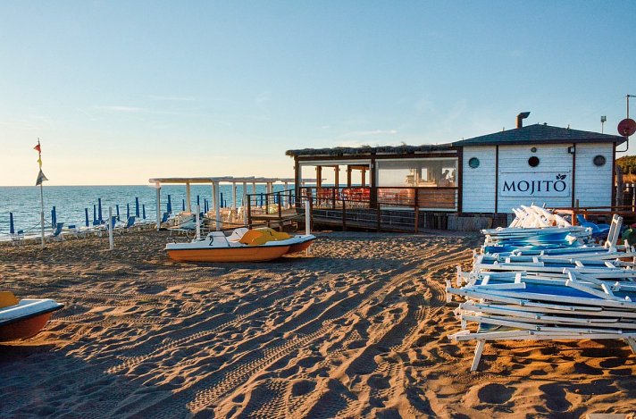 Camping Free Beach (by Happy Camp)