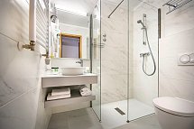 Island Hotel Katarina - Badbeispiel Doppelzimmer Meerseite (Zimmercodierung DBC)