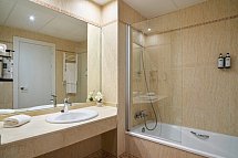 Ponient Pirámide Salou by PortAventura World - Badbeispiel Doppelzimmer (Zimmercodierungen DB1, DB2, D1P & D2P)