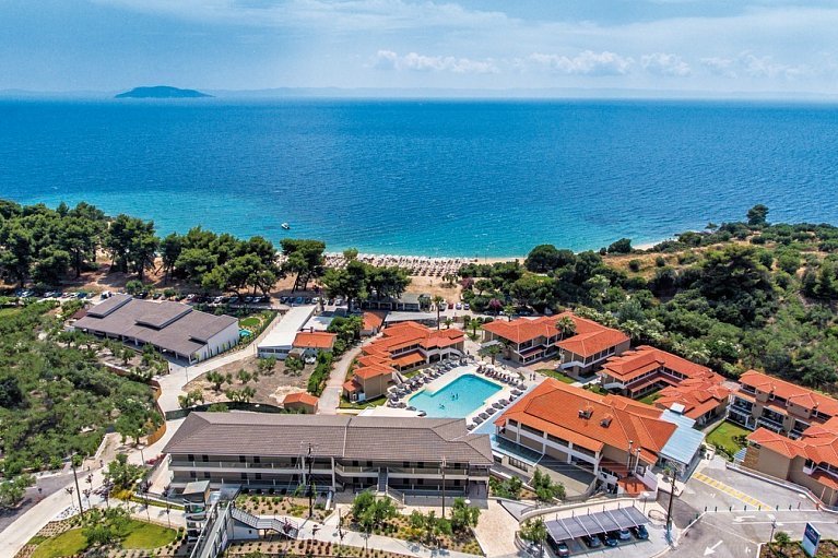 Lagomandra Beach Hotel