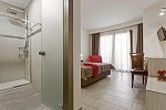 Lagomandra Beach Hotel