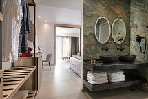Lagomandra Beach Hotel - Wohnbeispiel Juniorsuite Deluxe Landblick (Zimmercodierung DDN)