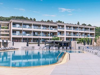 Lagomandra Beach Hotel