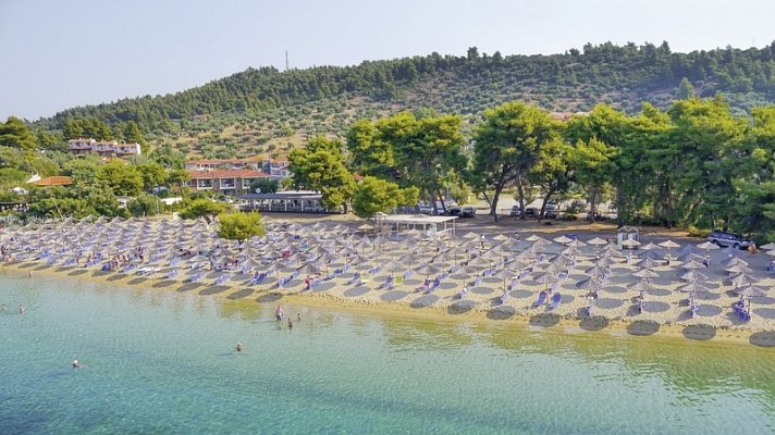 Lagomandra Beach Hotel