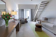 Hotel Park Makarska - Wohnbeispiel Juniorsuite Meerblick (Zimmercodierung J5M)