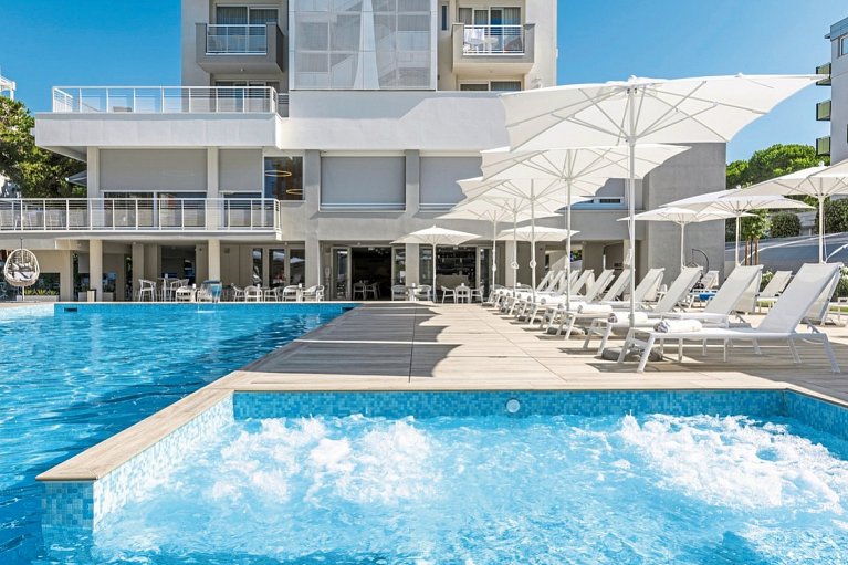 Life Hotel