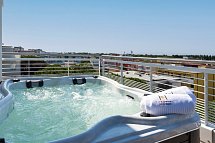 Life Hotel