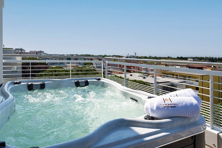 Life Hotel