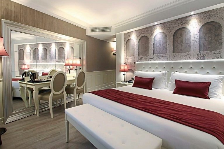 Hotel Giberti - Wohnbeispiel Doppelzimmer Deluxe (Zimmercodierungen DD1 & EB1)