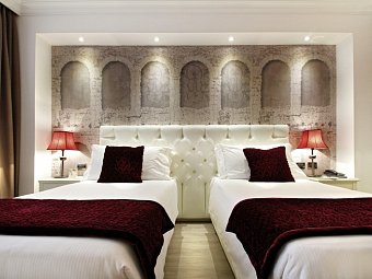 Hotel Giberti - Wohnbeispiel Doppelzimmer Deluxe (Zimmercodierungen DD1 & EB1)