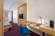 Olympia Sky - Wohnbeispiel Doppelzimmer Standard Atriumblick (Zimmercodierungen DBG & EBG)