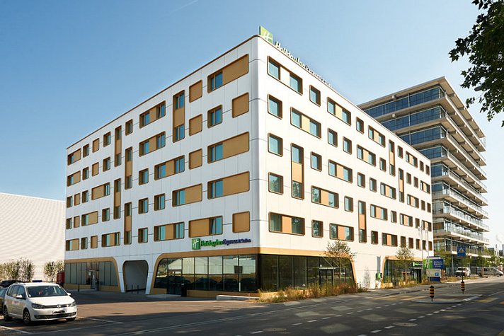Holiday Inn Express & Suites Basel - Allschwil by IHG
