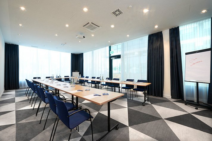 Holiday Inn Express & Suites Basel - Allschwil by IHG