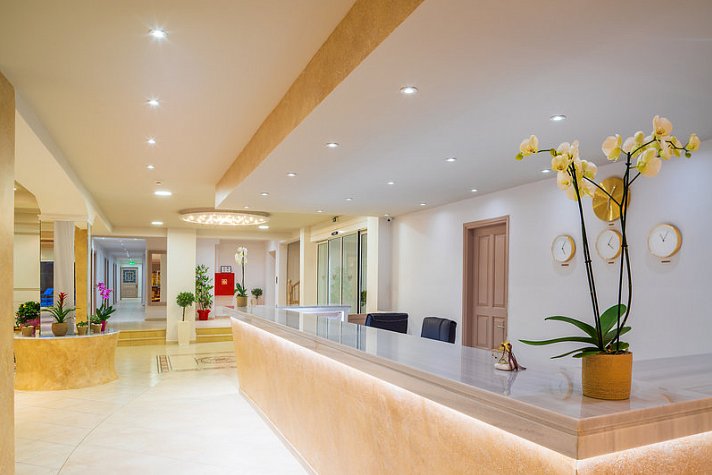 CNic Gemini Hotel