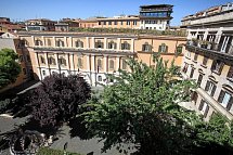 Trianon Borgo Pio Aparthotel