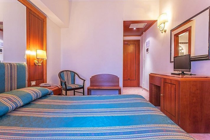 Raeli Hotel Luce
