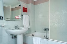 Corallo Taormina - Wohnbeispiel Dreibettzimmer