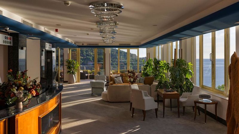 Hotel More