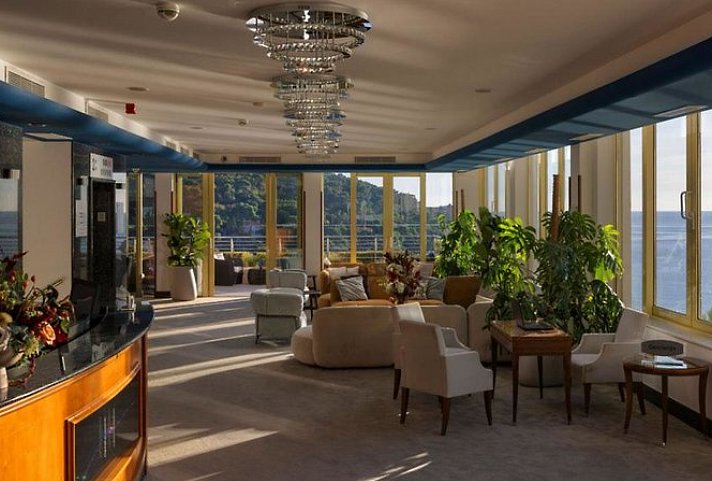 Hotel More