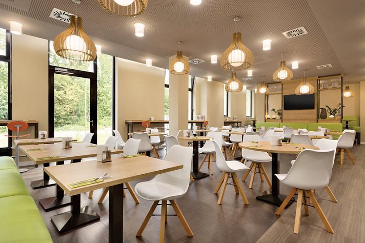 Super 8 by Wyndham Dresden