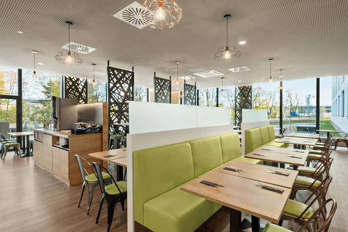 Super 8 by Wyndham Dresden