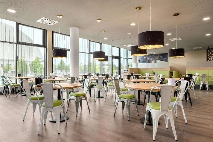 Super 8 by Wyndham Oberhausen
