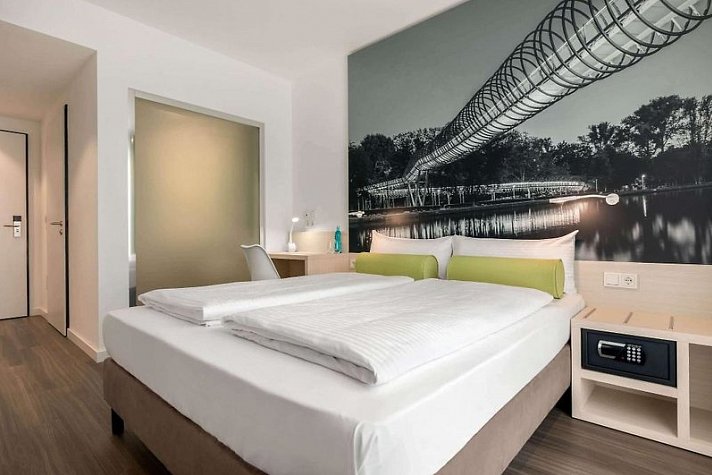 Super 8 by Wyndham Oberhausen