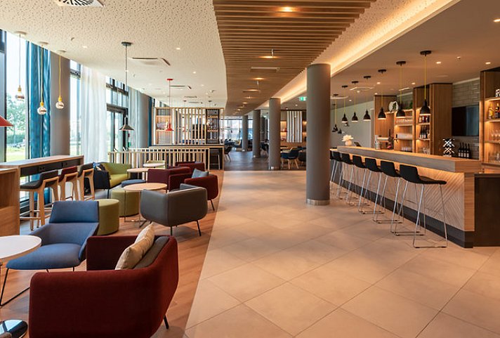 Holiday Inn Express Dusseldorf - Hauptbahnhof by IHG