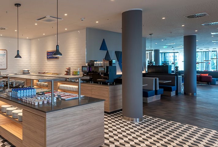 Holiday Inn Express Dusseldorf - Hauptbahnhof by IHG