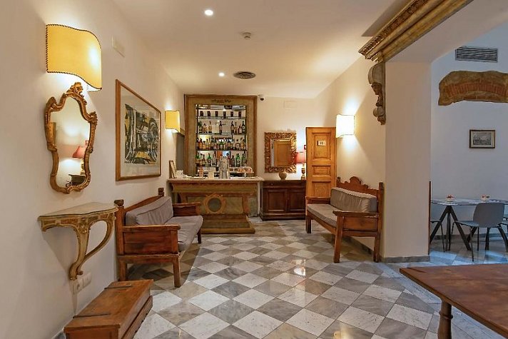 Machiavelli Palace