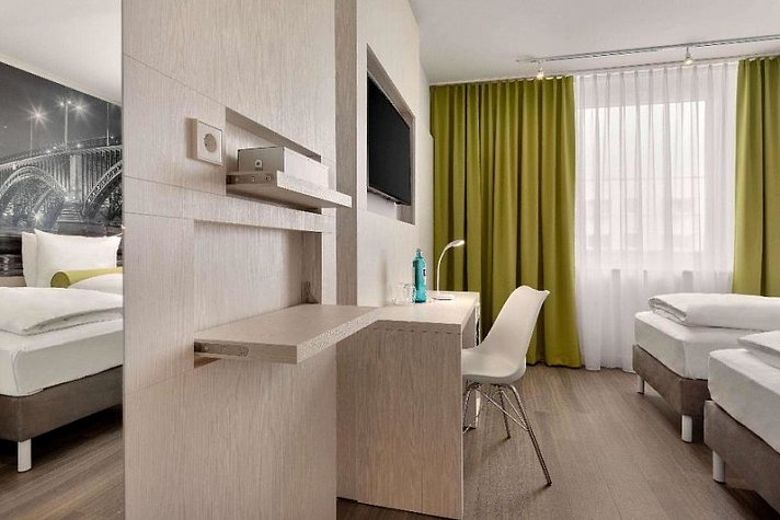Super 8 by Wyndham Mainz Zollhafen