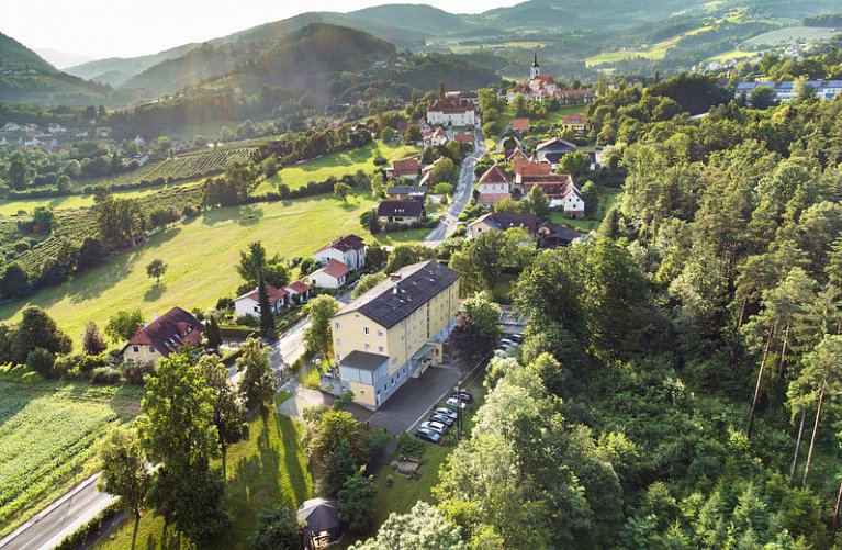 JUFA Hotel Stubenbergsee