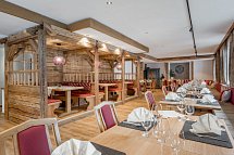 Tilia living