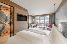 Tilia living