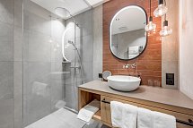 Tilia living