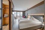 Tilia living