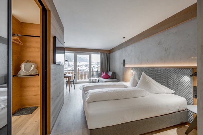 Tilia living