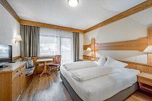 Tilia living
