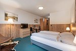 AlpenParks Hotel & Apartment Montana Matrei