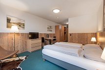 AlpenParks Hotel & Apartment Montana Matrei