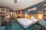 AlpenParks Hotel & Apartment Montana Matrei