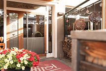AlpenParks Hotel & Apartment Montana Matrei