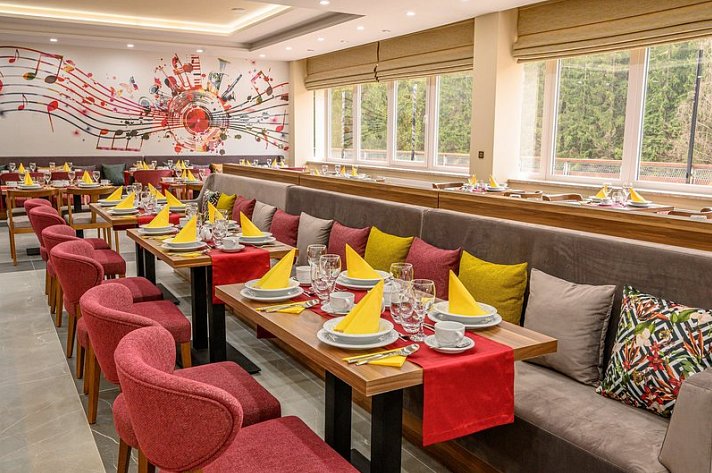 Sunday Schwarzbachtal Hideaway Resort