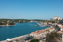 Senator Port Maó