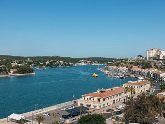 Senator Port Maó