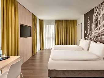 Super 8 by Wyndham Augsburg