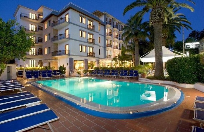 Hotel Caravel